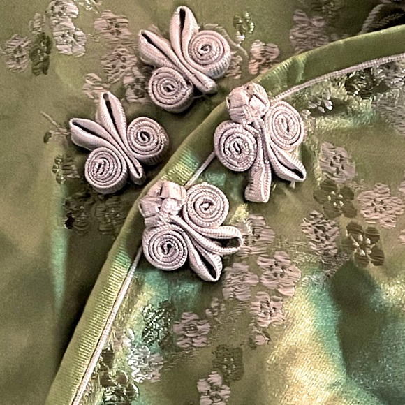 Floral Green Top from Chinatown Chicago - Picture 4 of 6